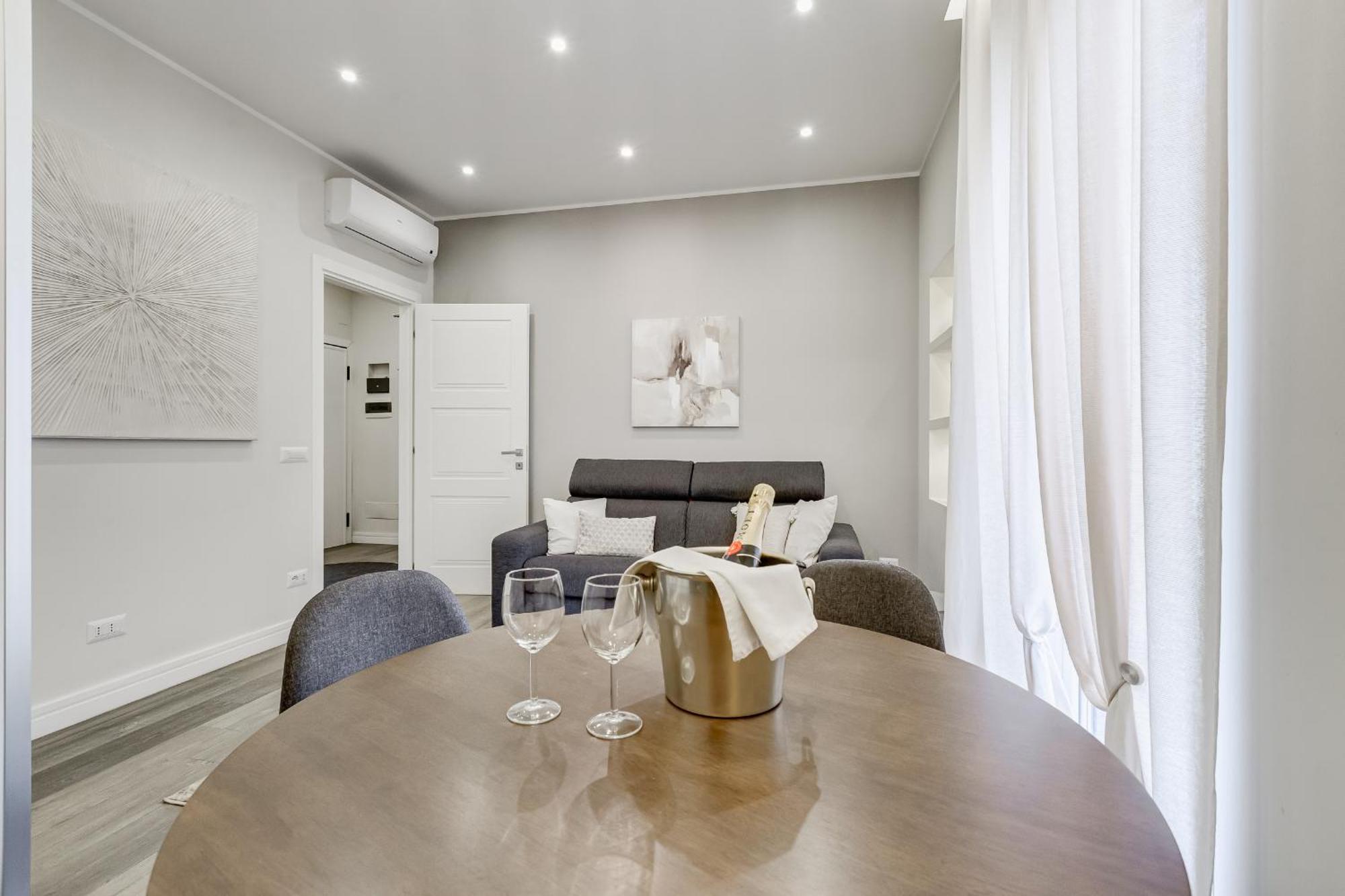 Trastevere-royal Orchid * Rome